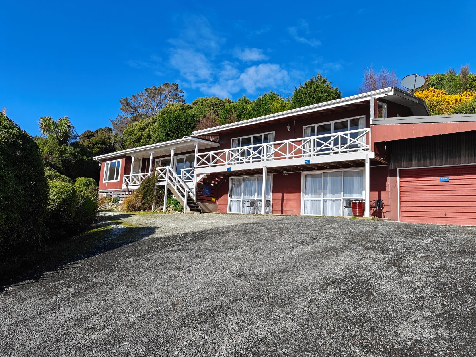 Waikawa harbour views